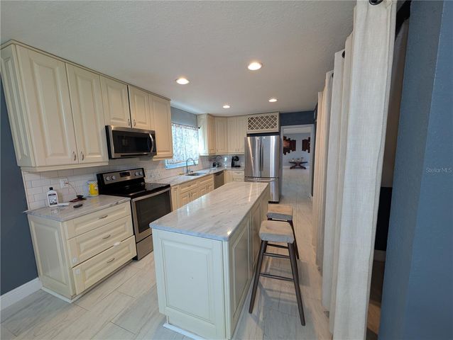 4107 HUDSON WAY, Tampa, FL 33618