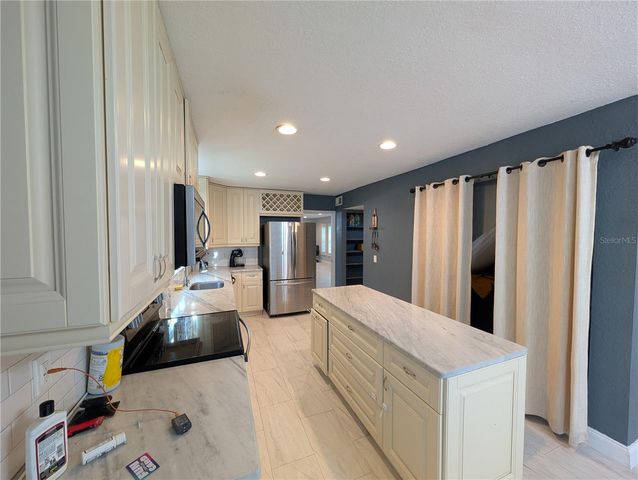 4107 HUDSON WAY, Tampa, FL 33618
