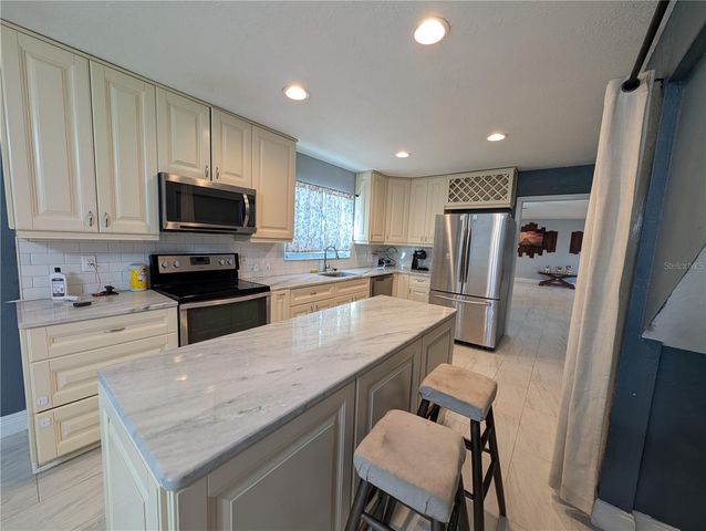 4107 HUDSON WAY, Tampa, FL 33618