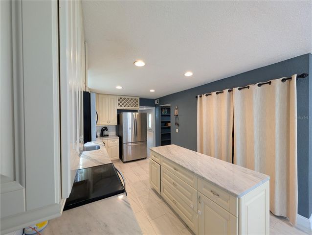4107 HUDSON WAY, Tampa, FL 33618