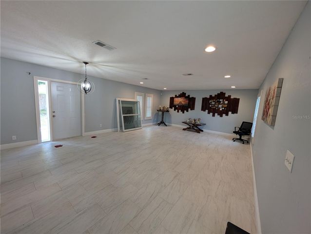 4107 HUDSON WAY, Tampa, FL 33618