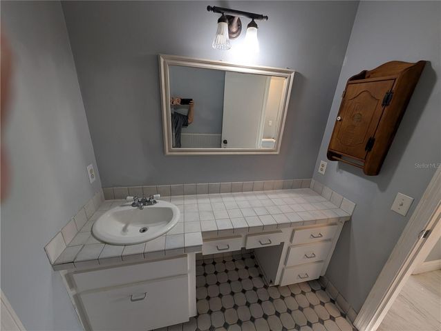 4107 HUDSON WAY, Tampa, FL 33618