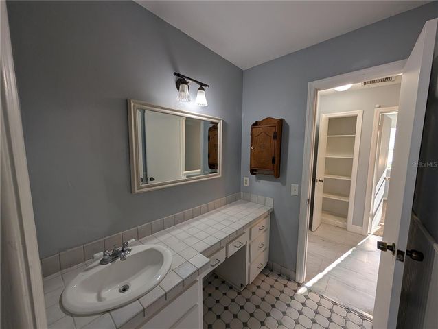 4107 HUDSON WAY, Tampa, FL 33618