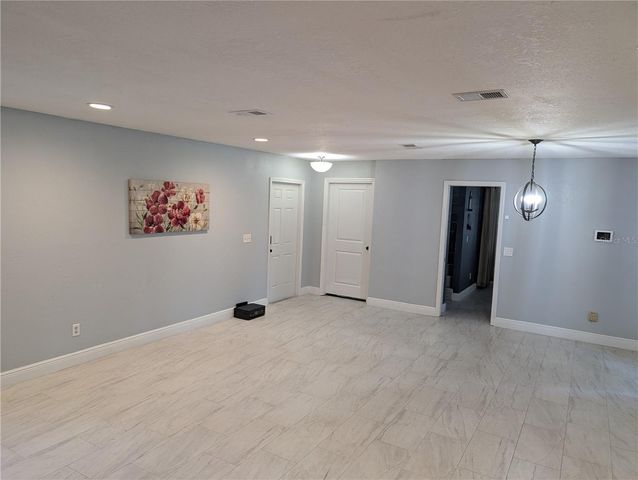 4107 HUDSON WAY, Tampa, FL 33618