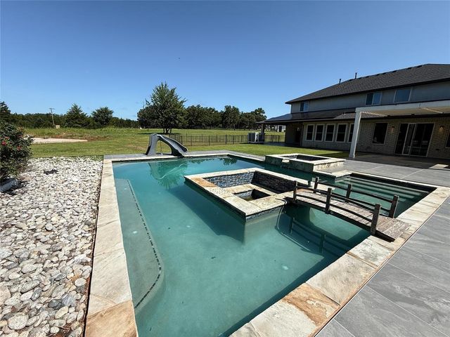 2725 Piazza Court, Arcadia, OK 73007