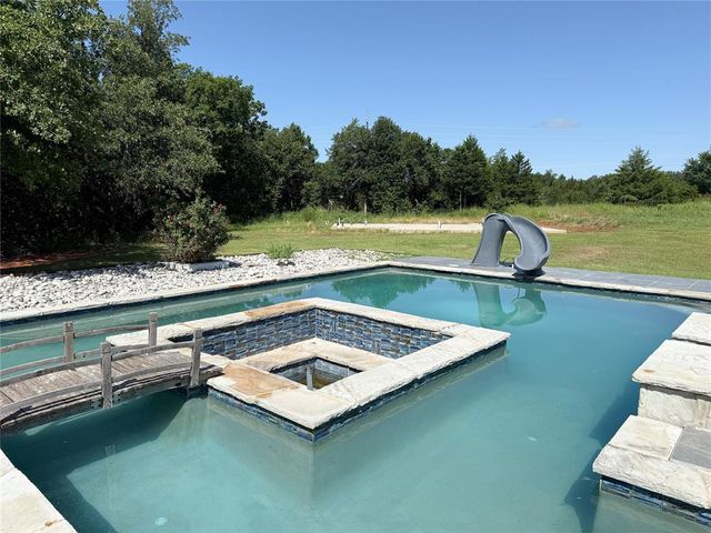 2725 Piazza Court, Arcadia, OK 73007