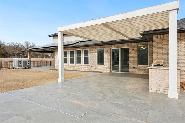 2725 Piazza Court, Arcadia, OK 73007