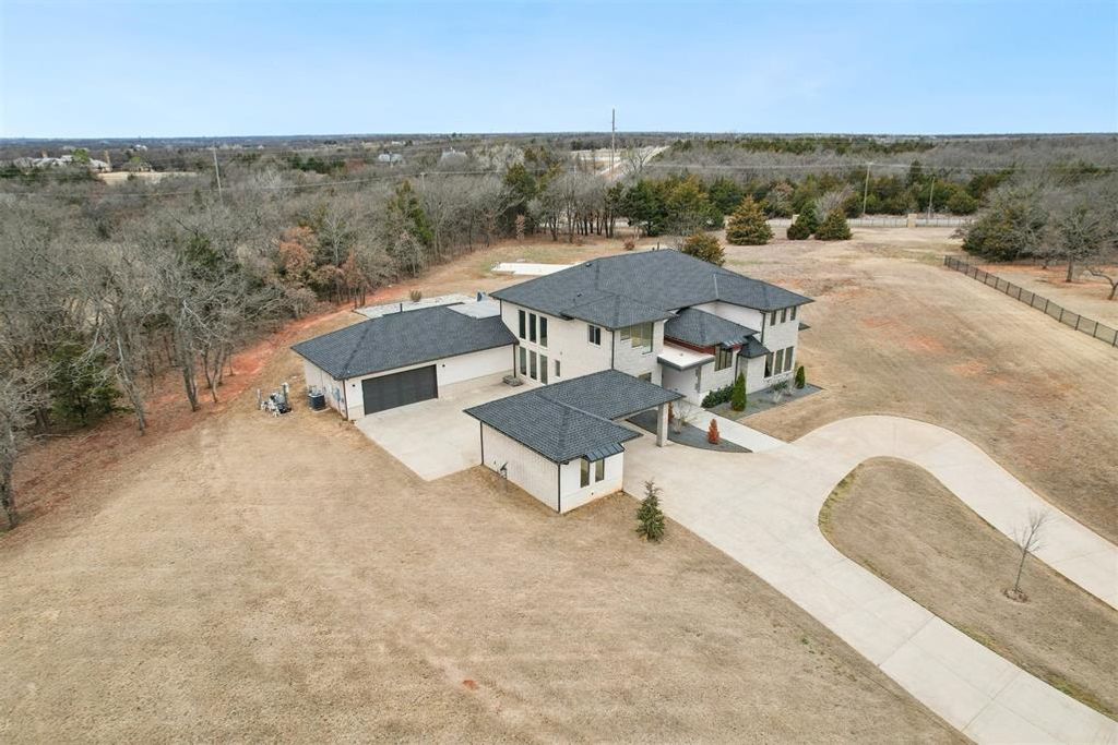2725 Piazza Court, Arcadia, OK 73007