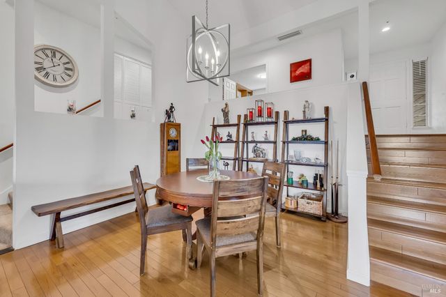 14 Clement Ct, Napa, CA 94558