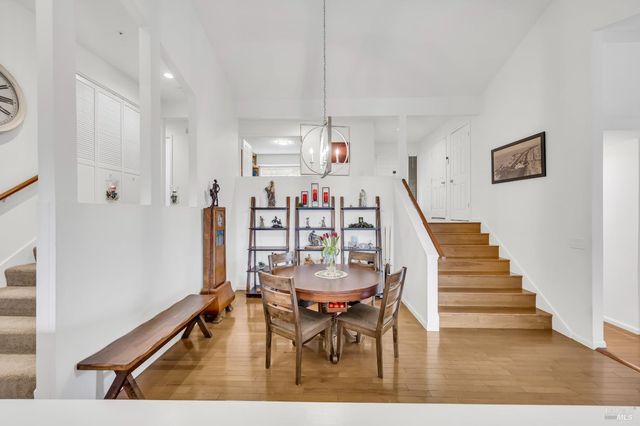 14 Clement Ct, Napa, CA 94558