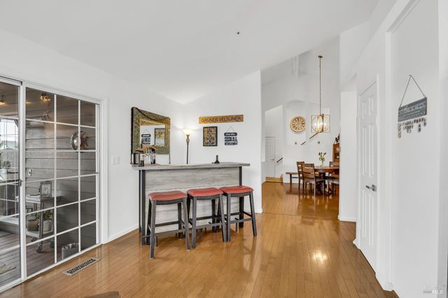 14 Clement Ct, Napa, CA 94558