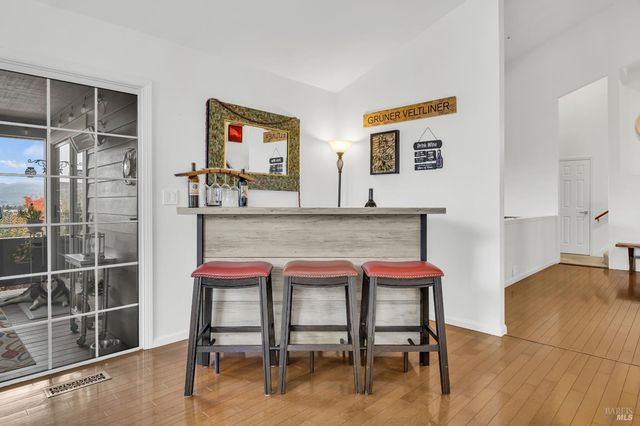 14 Clement Ct, Napa, CA 94558