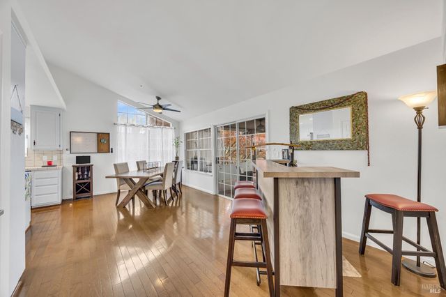 14 Clement Ct, Napa, CA 94558