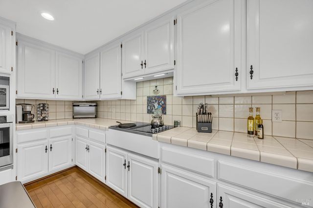 14 Clement Ct, Napa, CA 94558