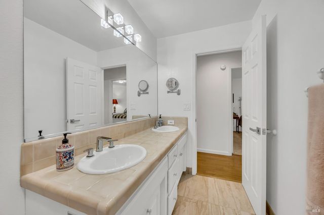 14 Clement Ct, Napa, CA 94558