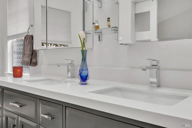 14 Clement Ct, Napa, CA 94558