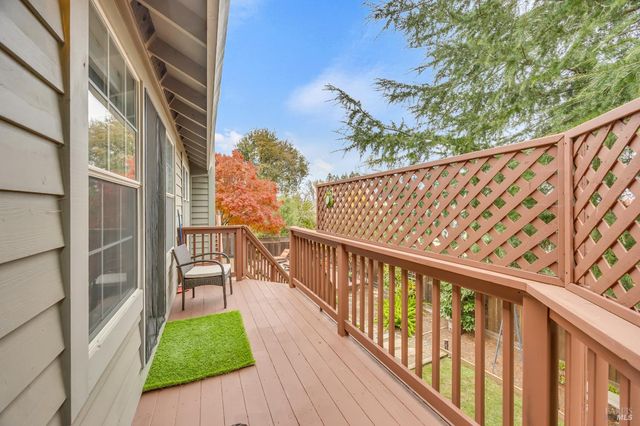 14 Clement Ct, Napa, CA 94558