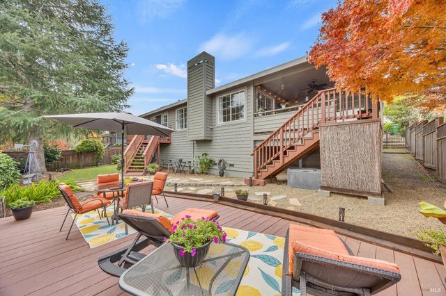 14 Clement Ct, Napa, CA 94558