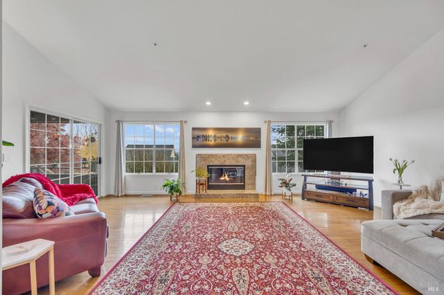 14 Clement Ct, Napa, CA 94558