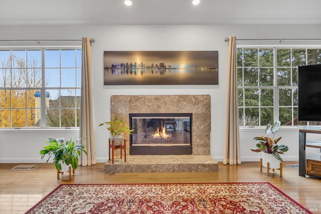 14 Clement Ct, Napa, CA 94558