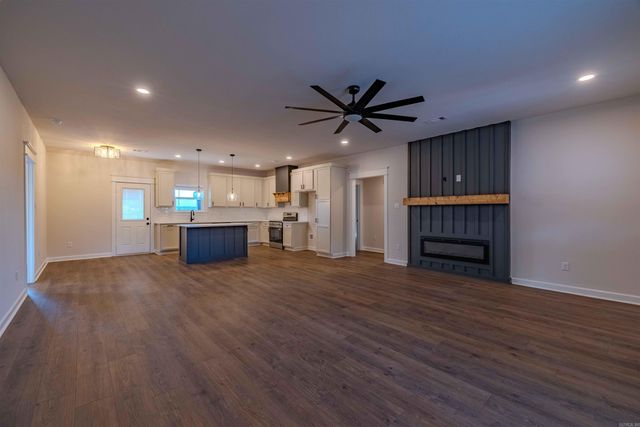 10723 W Miller Sardis Road, Bauxite, AR 72011