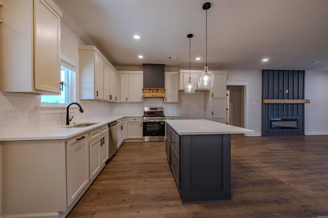 10723 W Miller Sardis Road, Bauxite, AR 72011