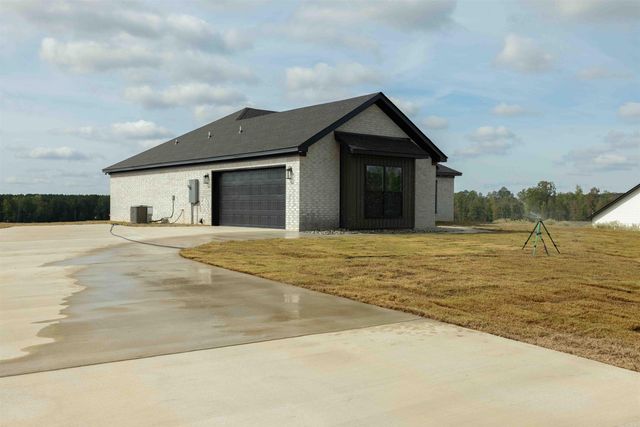 10723 W Miller Sardis Road, Bauxite, AR 72011