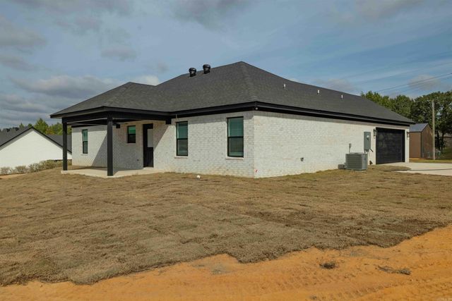 10723 W Miller Sardis Road, Bauxite, AR 72011