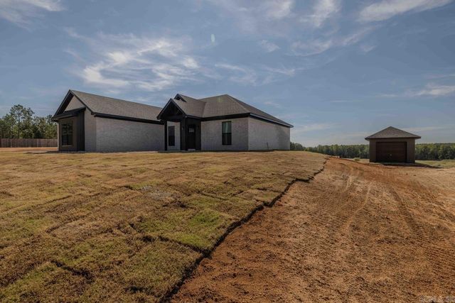 10723 W Miller Sardis Road, Bauxite, AR 72011