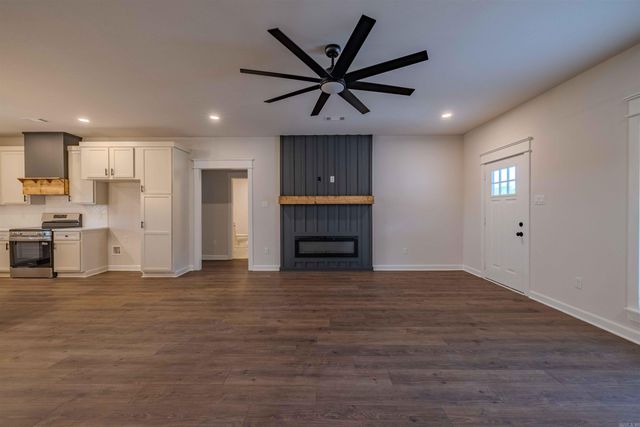 10723 W Miller Sardis Road, Bauxite, AR 72011