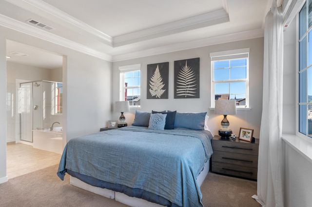 1492 Monument Ln, Fairfield, CA 94533