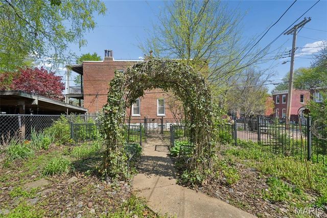 2303 Arsenal Street, St Louis, MO 63118
