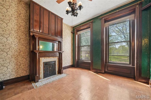 2303 Arsenal Street, St Louis, MO 63118