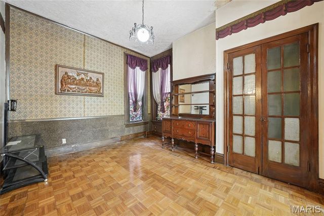 2303 Arsenal Street, St Louis, MO 63118