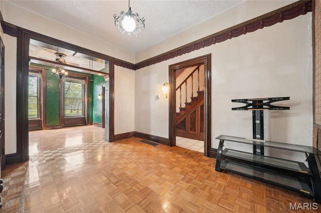 2303 Arsenal Street, St Louis, MO 63118
