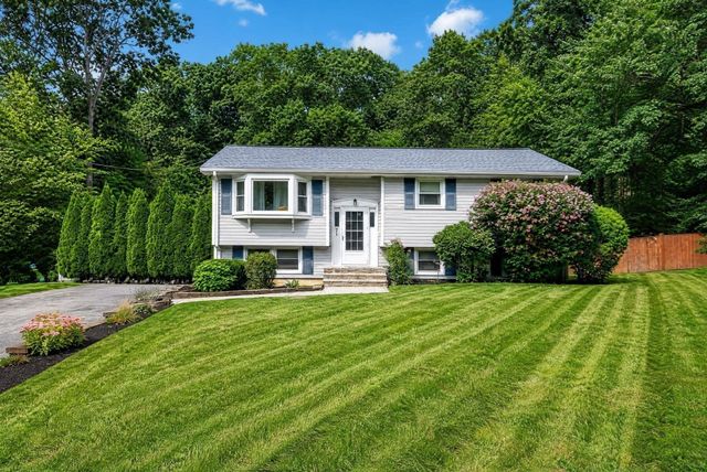 71 Martha Ave, Tewksbury, MA 01876