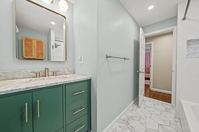 71 Martha Ave, Tewksbury, MA 01876