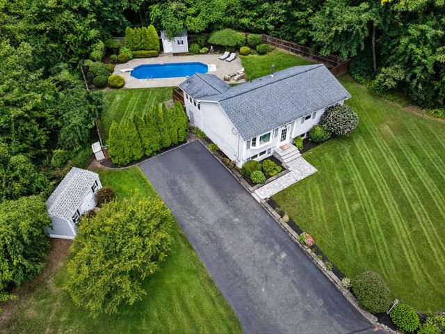 71 Martha Ave, Tewksbury, MA 01876