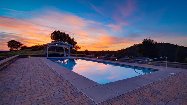 11215 Bonanza Way, Rough And Ready, CA 95975