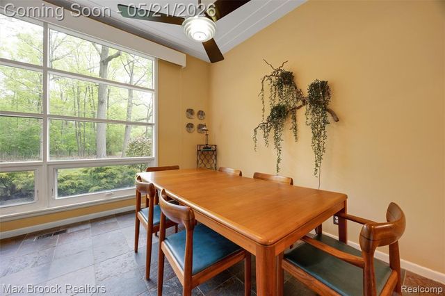 255 N Berkshire Road, Bloomfield Hills, MI 48302