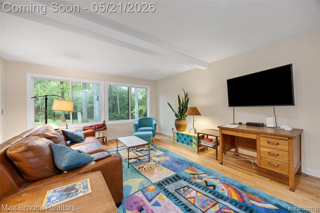 255 N Berkshire Road, Bloomfield Hills, MI 48302