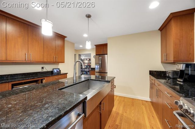255 N Berkshire Road, Bloomfield Hills, MI 48302