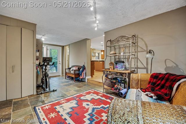 255 N Berkshire Road, Bloomfield Hills, MI 48302