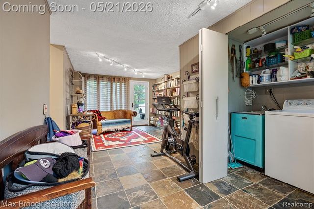 255 N Berkshire Road, Bloomfield Hills, MI 48302