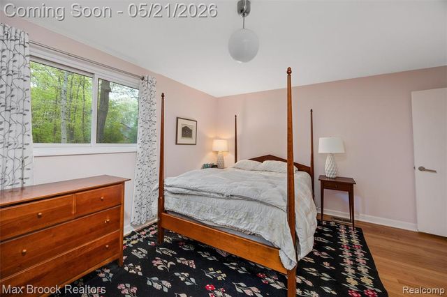 255 N Berkshire Road, Bloomfield Hills, MI 48302