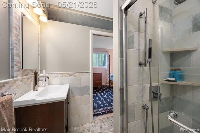 255 N Berkshire Road, Bloomfield Hills, MI 48302