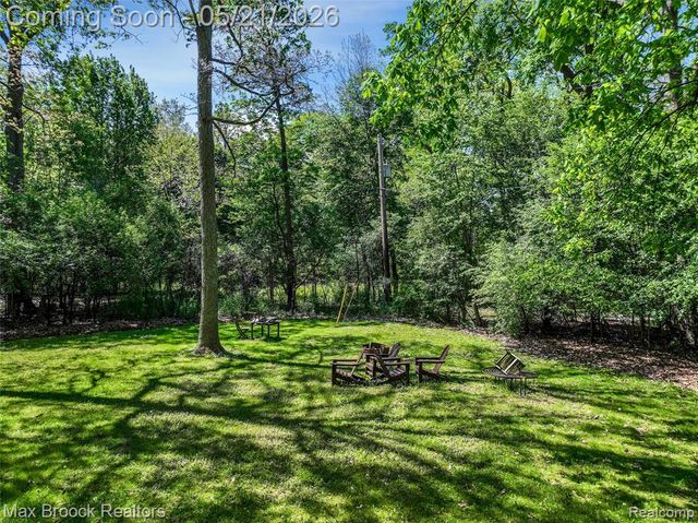 255 N Berkshire Road, Bloomfield Hills, MI 48302