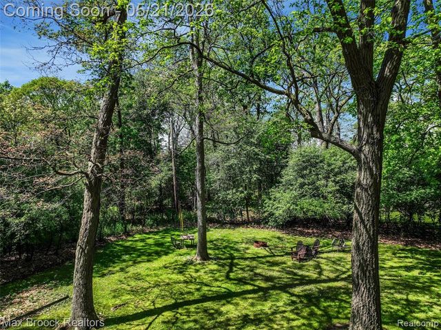 255 N Berkshire Road, Bloomfield Hills, MI 48302