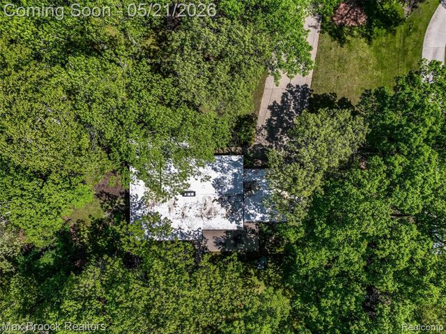 255 N Berkshire Road, Bloomfield Hills, MI 48302