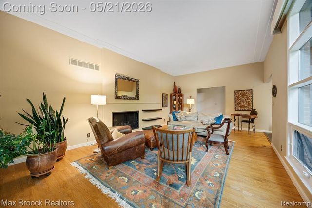 255 N Berkshire Road, Bloomfield Hills, MI 48302